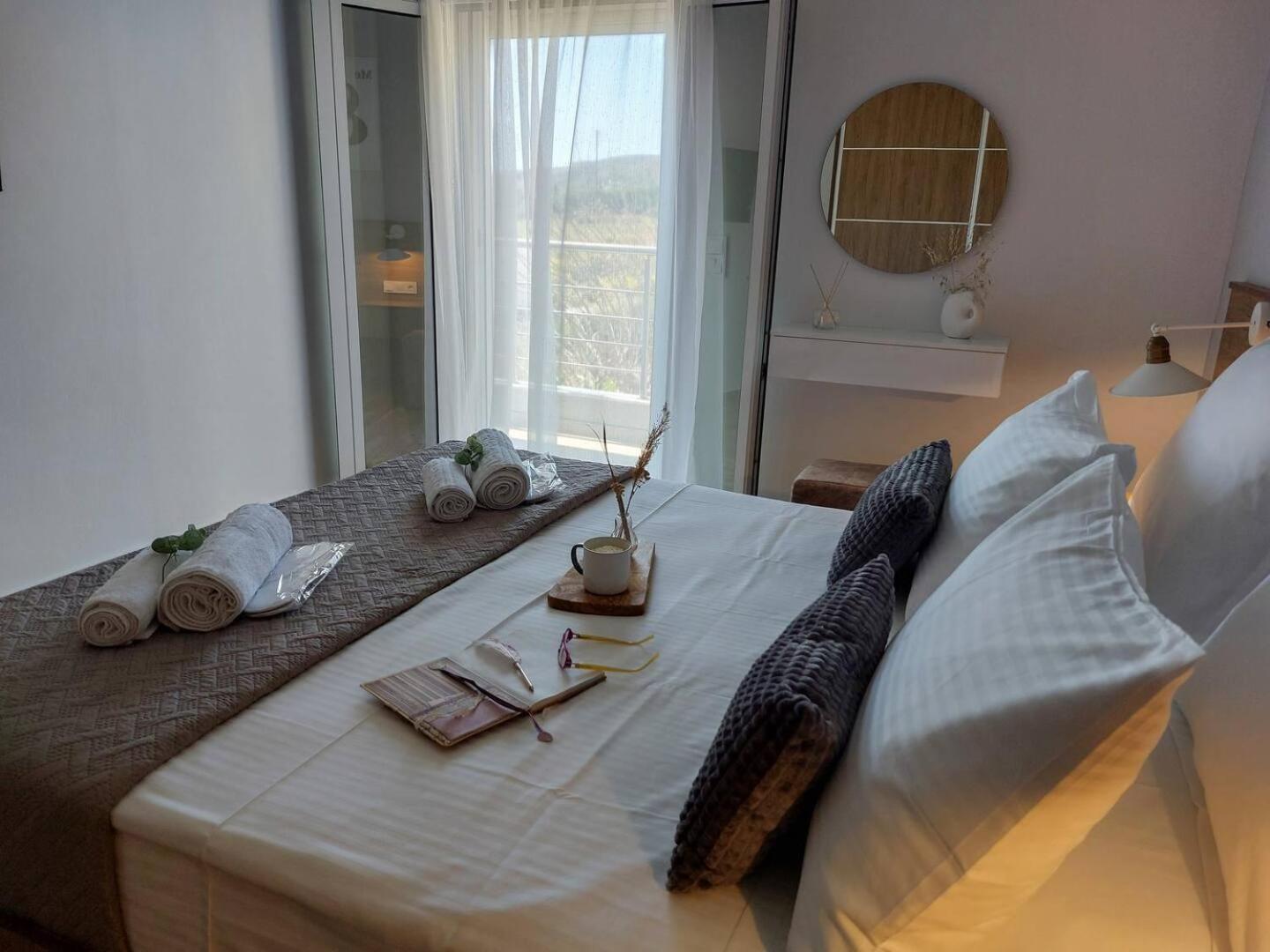Like Luxury House,near Archaeological Museum Agioi Deka (Crete)